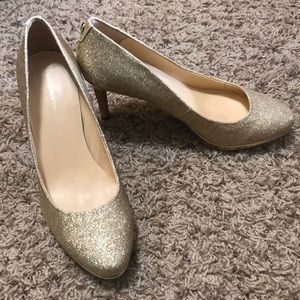 Beautiful gold sparkly heels, 7.5 only worn once!